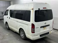 Toyota HIACE VAN лот № 10085 оценка 3  с аукциона в Японии 1