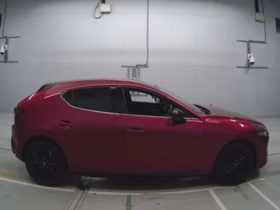 Mazda MAZDA3  с аукциона в Японии