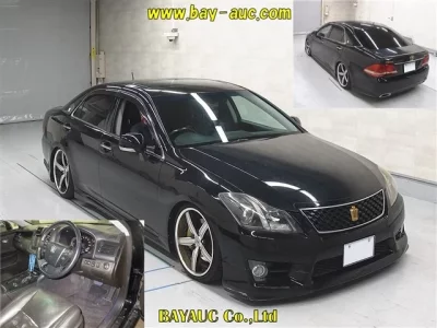 Toyota CROWN  с аукциона в Японии