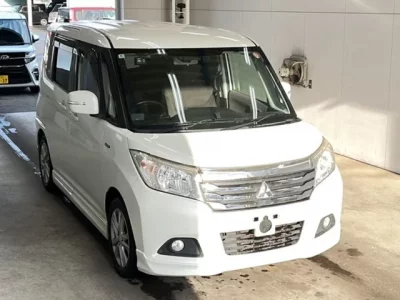 Mitsubishi DELICA D2  с аукциона в Японии