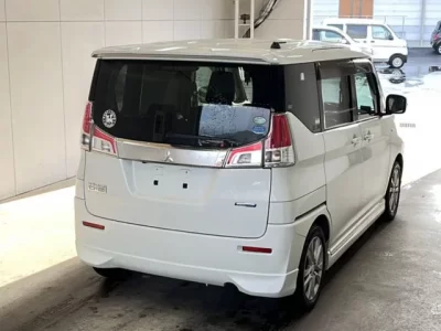 Mitsubishi DELICA D2  с аукциона в Японии