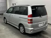 Toyota NOAH лот № 70049 оценка 3.5  с аукциона в Японии 1