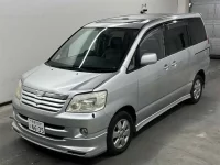 Toyota NOAH лот № 70049 оценка 3.5  с аукциона в Японии 3