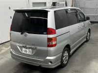 Toyota NOAH лот № 70049 оценка 3.5  с аукциона в Японии 4