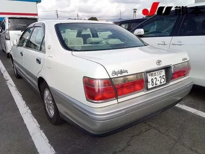 Toyota CROWN  с аукциона в Японии