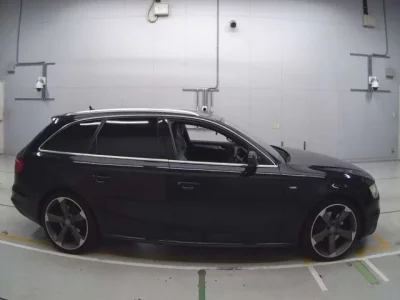 Audi A4  с аукциона в Японии