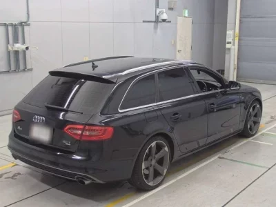 Audi A4  с аукциона в Японии