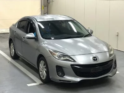 Mazda AXELA  с аукциона в Японии