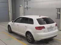 Audi A3 лот № 90300 оценка 4  с аукциона в Японии 5