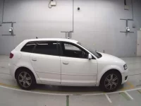 Audi A3 лот № 90300 оценка 4  с аукциона в Японии 2