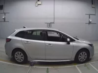 Toyota COROLLA TOURING лот № 33275 оценка 4  с аукциона в Японии 2