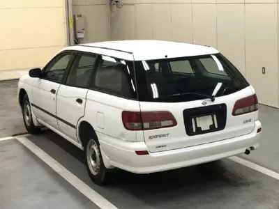 Nissan EXPERT  с аукциона в Японии