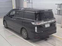 Nissan ELGRAND лот № 30140 оценка 4.5  с аукциона в Японии 5