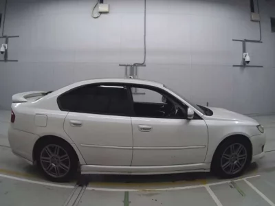 Subaru LEGACY B4