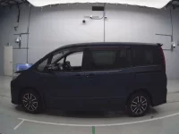 Toyota NOAH лот № 30161 оценка 3.5  с аукциона в Японии 3