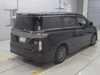 Nissan ELGRAND лот № 30165 оценка 4.5  с аукциона в Японии 1