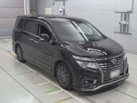 Nissan ELGRAND лот № 30165 оценка 4.5  с аукциона в Японии 4