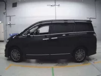 Nissan ELGRAND лот № 30165 оценка 4.5  с аукциона в Японии 3