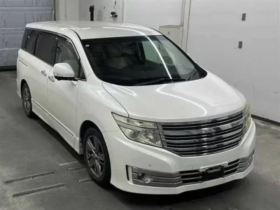 Nissan ELGRAND  с аукциона в Японии