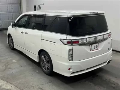 Nissan ELGRAND  с аукциона в Японии