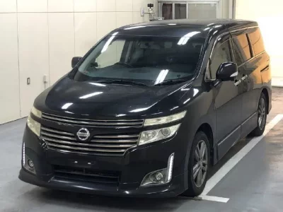 Nissan ELGRAND  с аукциона в Японии