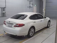 Nissan FUGA лот № 90373 оценка 4  с аукциона в Японии 1