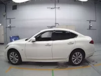 Nissan FUGA лот № 90373 оценка 4  с аукциона в Японии 3