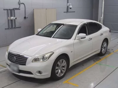 Nissan FUGA  с аукциона в Японии