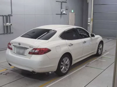 Nissan FUGA  с аукциона в Японии