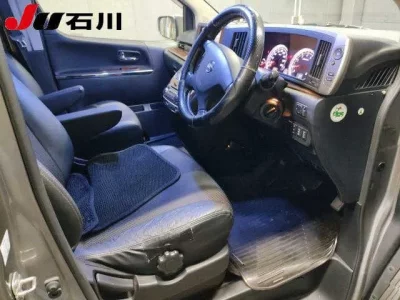 Nissan ELGRAND  с аукциона в Японии