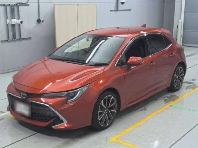 Toyota COROLLA SPORT  с аукциона в Японии