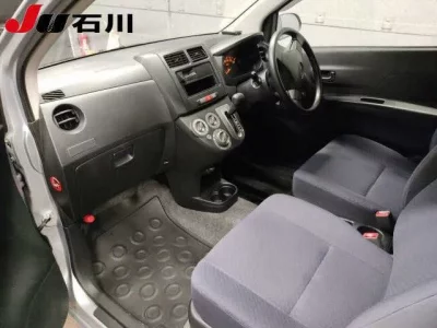 Daihatsu MIRA  с аукциона в Японии