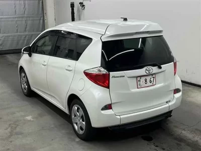 Toyota RACTIS  с аукциона в Японии