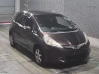 Honda FIT лот № 4021 оценка 3.5  с аукциона в Японии 6