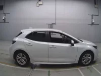 Toyota COROLLA SPORT лот № 30228 оценка 4.5  с аукциона в Японии 2