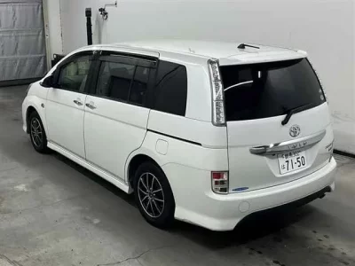 Toyota ISIS