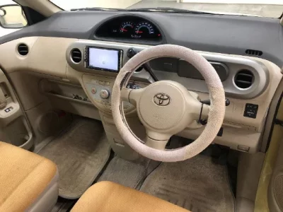 Toyota PORTE  с аукциона в Японии