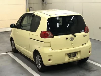 Toyota PORTE  с аукциона в Японии