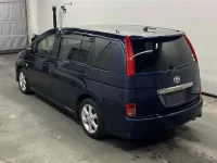 Toyota ISIS лот № 70146 оценка 3.5  с аукциона в Японии 1