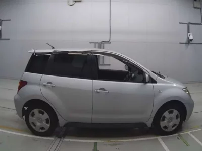 Toyota IST  с аукциона в Японии