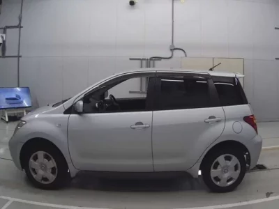 Toyota IST  с аукциона в Японии