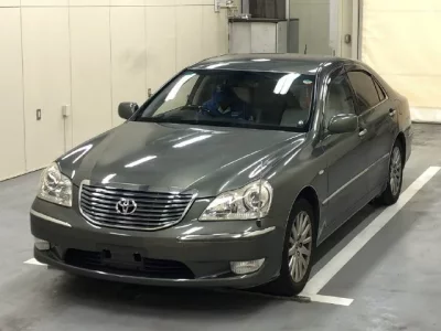Toyota CROWN  с аукциона в Японии