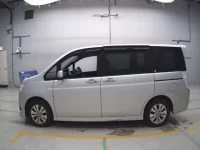 Honda STEP WAGON лот № 90500 оценка 3.5  с аукциона в Японии 3