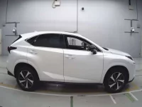 Lexus NX лот № 36430 оценка 4.5  с аукциона в Японии 2