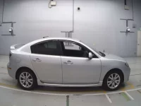 Mazda AXELA лот № 90528 оценка 3.5  с аукциона в Японии 2