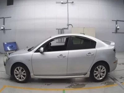 Mazda AXELA  с аукциона в Японии