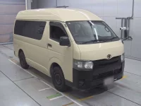 Toyota HIACE VAN лот № 30285 оценка 3.5  с аукциона в Японии 4