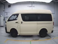 Toyota HIACE VAN лот № 30285 оценка 3.5  с аукциона в Японии 3
