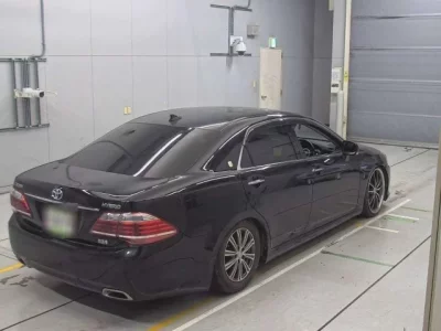 Toyota CROWN  с аукциона в Японии