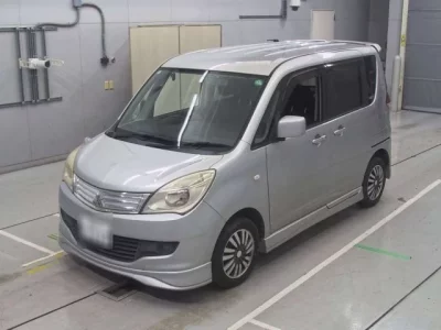 Mitsubishi DELICA D2